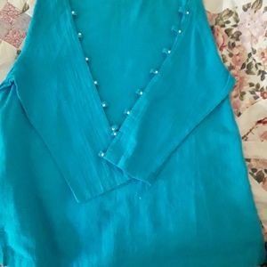 Blouse and pants set